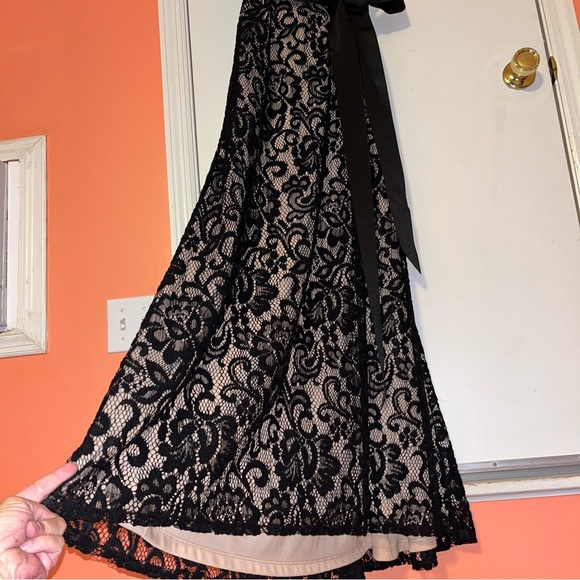 Betsy & Adam Sleeveless Lace Overlay Gown - Picture 8 of 16